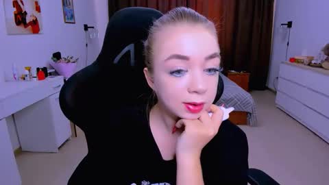 Nicole online show from September 25, 12:23 pm