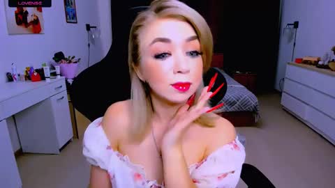 Nicole online show from September 11, 9:54 am