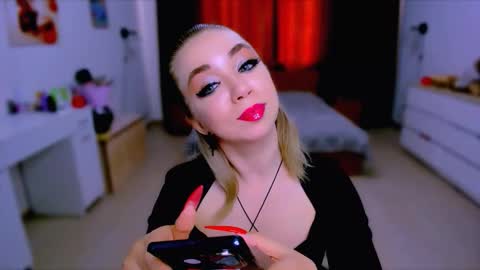 Nicole online show from September 17, 7:56 am