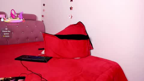 Snapshot of blonde__cute chatting on September 9, 1:33 pm Esperancita and Karina online show from September 9, 1:33 pm