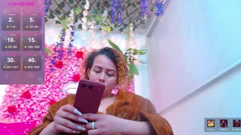 blonde_squirt_ online show from February 19, 1:10 pm