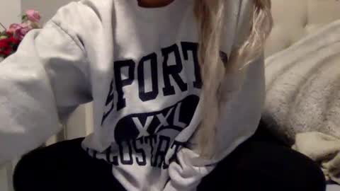 Snapshot of blondebunnyx1 chatting on January 26, 1:31 am Blondebunnyx1 online show from January 26, 1:31 am