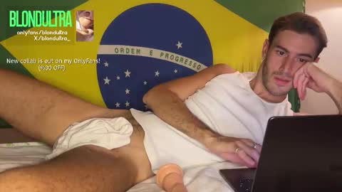 Snapshot of blondultra chatting on September 25, 7:21 pm blondultra online show from September 25, 7:21 pm