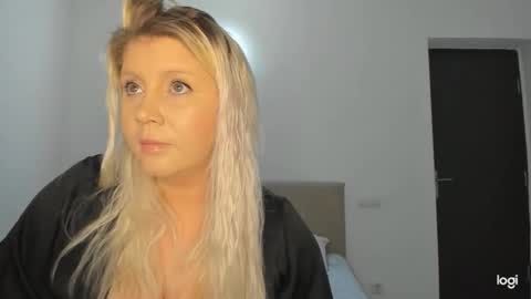 blondysarah online show from December 21, 9:10 pm