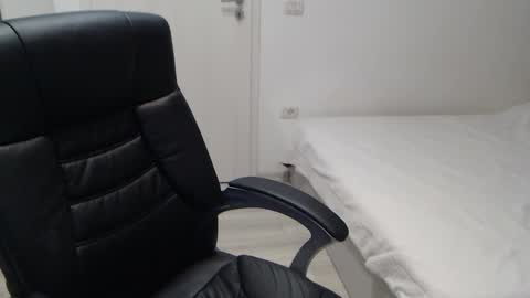 Juliet online show from December 17, 8:15 pm