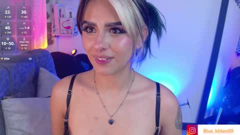 blue_kittenn online show from November 27, 4:53 am