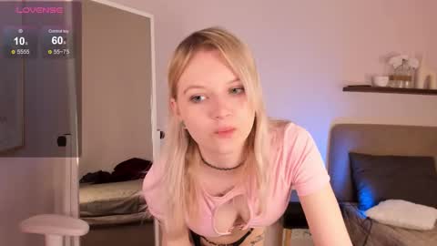 Snapshot of blue_nymph1 chatting on October 6, 10:44 am Alice online show from October 6, 10:44 am