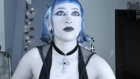 sophie  online show from September 29, 9:25 pm