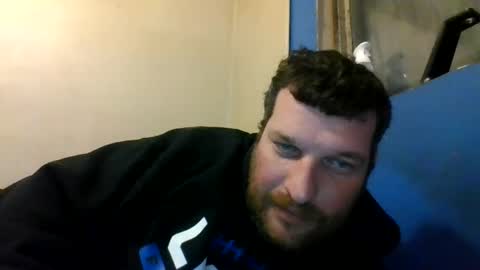 bluedemoneyes1986 online show from February 12, 2:03 am