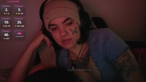 Blue online show from October 14, 2:25 am