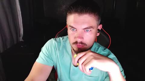 Snapshot of blueeyeboy0 chatting on December 1, 7:27 pm blueeyeboy0 online show from December 1, 7:27 pm