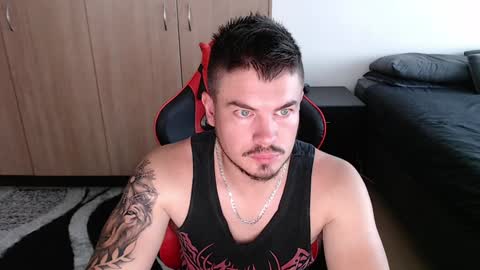Snapshot of blueeyeboy0 chatting on January 18, 9:45 am blueeyeboy0 online show from January 18, 9:45 am