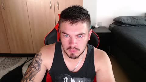 Snapshot of blueeyeboy0 chatting on January 21, 6:00 am blueeyeboy0 online show from January 21, 6:00 am