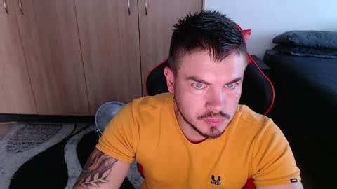 Snapshot of blueeyeboy0 chatting on January 22, 12:38 pm blueeyeboy0 online show from January 22, 12:38 pm