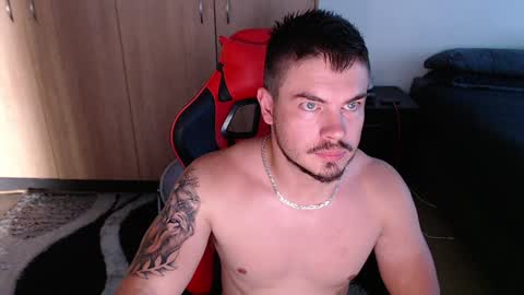 Snapshot of blueeyeboy0 chatting on January 22, 3:40 pm blueeyeboy0 online show from January 22, 3:40 pm