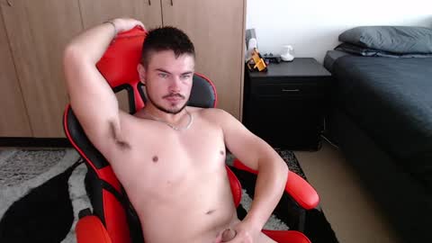Snapshot of blueeyeboy0 chatting on January 21, 9:03 am blueeyeboy0 online show from January 21, 9:03 am