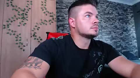 blueeyeboy0 online show from January 16, 10:35 am