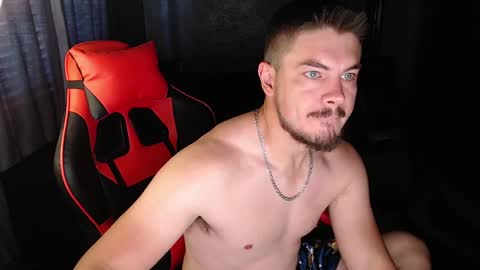 Snapshot of blueeyeboy0 chatting on December 2, 4:35 am blueeyeboy0 online show from December 2, 4:35 am