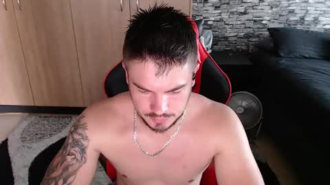 Snapshot of blueeyeboy0 chatting on February 12, 9:42 am blueeyeboy0 online show from February 12, 9:42 am