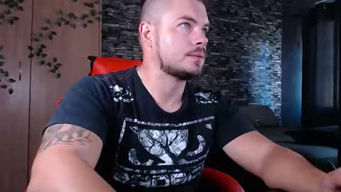 blueeyeboy0 online show from February 2, 7:05 am