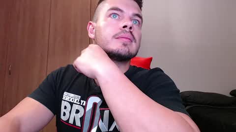 Snapshot of blueeyeboy0 chatting on January 8, 12:38 am blueeyeboy0 online show from January 8, 12:38 am
