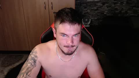 Snapshot of blueeyeboy0 chatting on February 10, 10:30 pm blueeyeboy0 online show from February 10, 10:30 pm