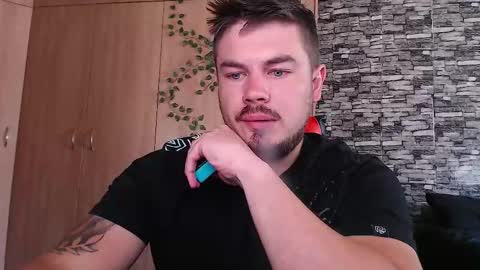 Snapshot of blueeyeboy0 chatting on October 20, 8:08 am blueeyeboy0 online show from October 20, 8:08 am