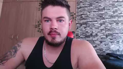 Snapshot of blueeyeboy0 chatting on October 15, 9:32 am blueeyeboy0 online show from October 15, 9:32 am
