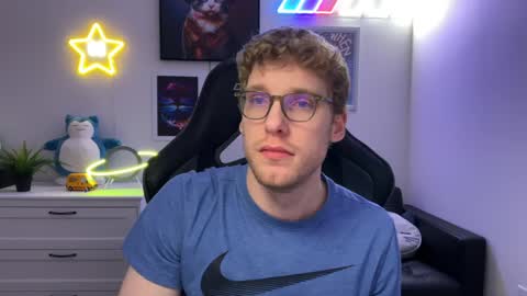 blueeyedtallguy online show from December 3, 4:42 am