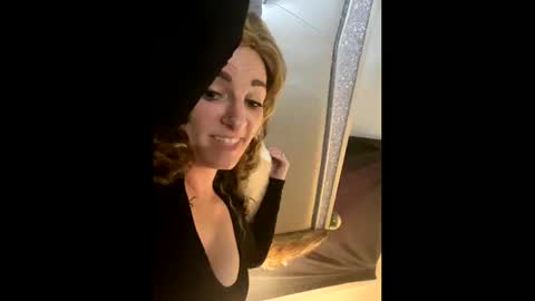 blueeyes1518 online show from October 11, 7:17 pm