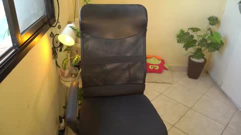 Snapshot of bluemysticlady chatting on February 28, 10:52 am FLORAA online show from February 28, 10:52 am
