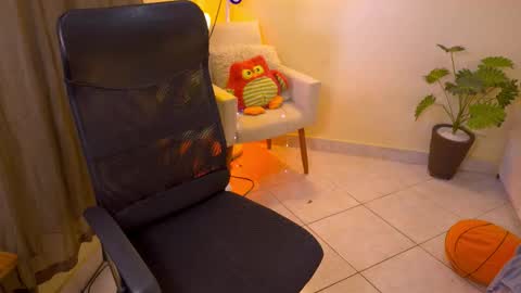 FLORAA online show from November 25, 3:33 pm