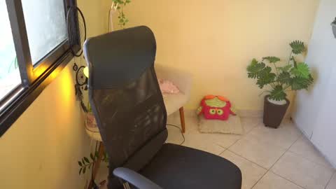 Snapshot of bluemysticlady chatting on February 27, 1:38 pm FLORAA online show from February 27, 1:38 pm
