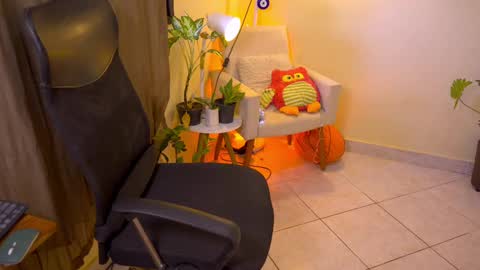 FLORAA online show from November 1, 6:18 pm