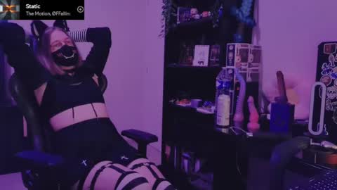 Blue online show from February 25, 7:17 pm