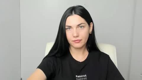 Snapshot of blum_kelly chatting on September 12, 5:53 am Kelly online show from September 12, 5:53 am