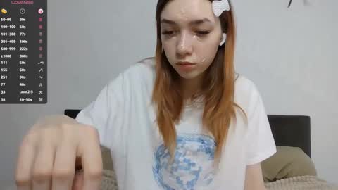 Snapshot of blush_lover chatting on October 6, 8:32 am Kate online show from October 6, 8:32 am