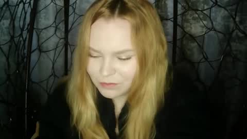 Snapshot of blushing_star chatting on October 12, 6:06 am blushing_star online show from October 12, 6:06 am