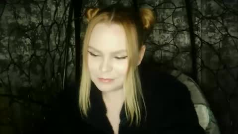 Snapshot of blushing_star chatting on October 4, 4:38 pm blushing_star online show from October 4, 4:38 pm