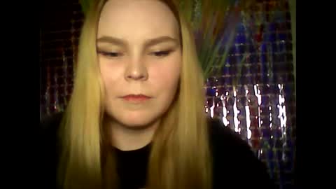 Snapshot of blushing_star chatting on February 16, 6:21 pm blushing_star online show from February 16, 6:21 pm