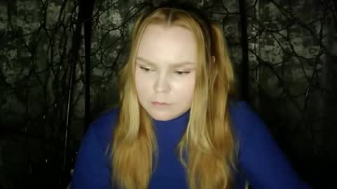 Snapshot of blushing_star chatting on October 6, 5:53 pm blushing_star online show from October 6, 5:53 pm