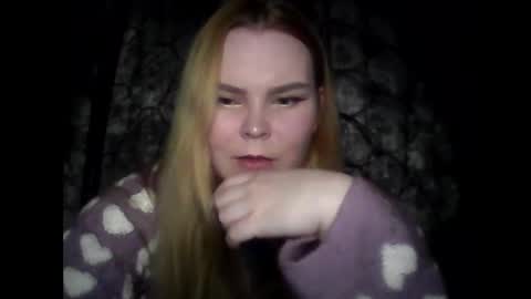 Snapshot of blushing_star chatting on February 19, 3:16 pm blushing_star online show from February 19, 3:16 pm