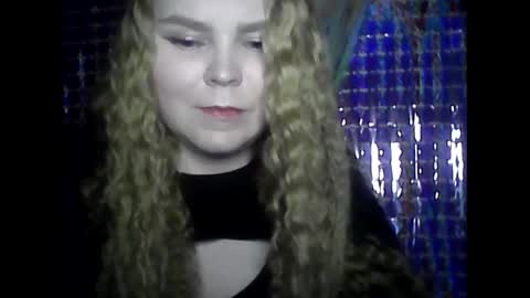 Snapshot of blushing_star chatting on February 24, 3:42 pm blushing_star online show from February 24, 3:42 pm