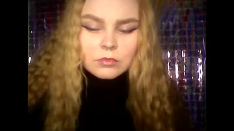 Snapshot of blushing_star chatting on February 21, 8:18 am blushing_star online show from February 21, 8:18 am