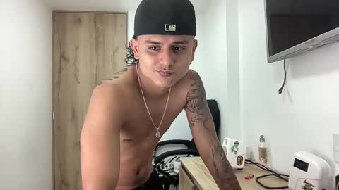 Bob  INDEPENDENT MODEL online show from September 23, 1:54 am