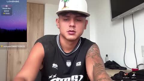 Bob  INDEPENDENT MODEL online show from February 9, 5:49 pm