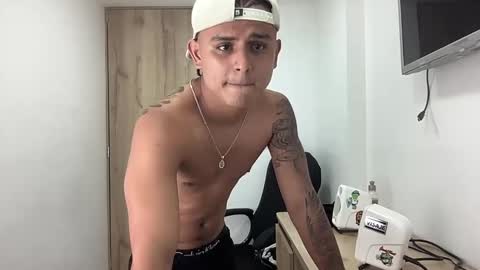 Bob  INDEPENDENT MODEL online show from September 19, 3:54 am