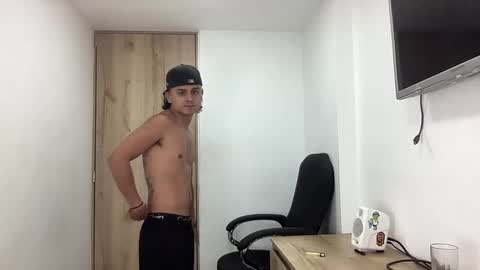 Bob  INDEPENDENT MODEL online show from September 27, 7:17 am