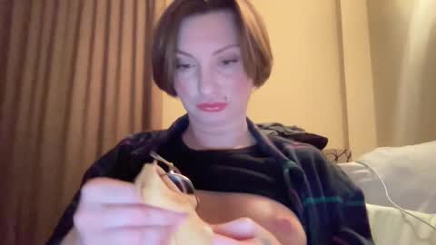 Snapshot of bobwig4 chatting on January 12, 8:25 pm Tips prfr 11-55-111 tok online show from January 12, 8:25 pm