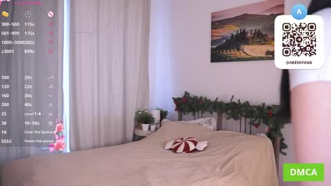 Akemi online show from April 14, 5:11 am